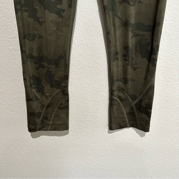 Lululemon Run Inspire Crop II Camo Fatigue Leggings SZ 6 - Picture 8 of 12